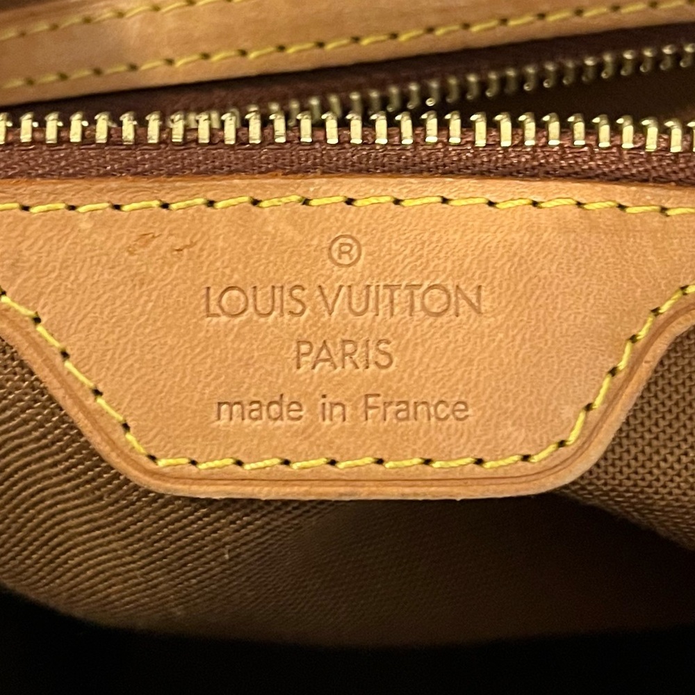 𝐋𝐨𝐮𝐢𝐬 𝐕𝐮𝐢𝐭𝐭𝐨𝐧 Monogram Canvas Classic Vintage Piano Tote - Picture 6 of 15